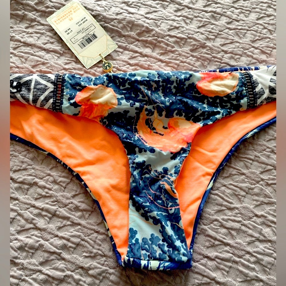 Maaji NWT bottoms.